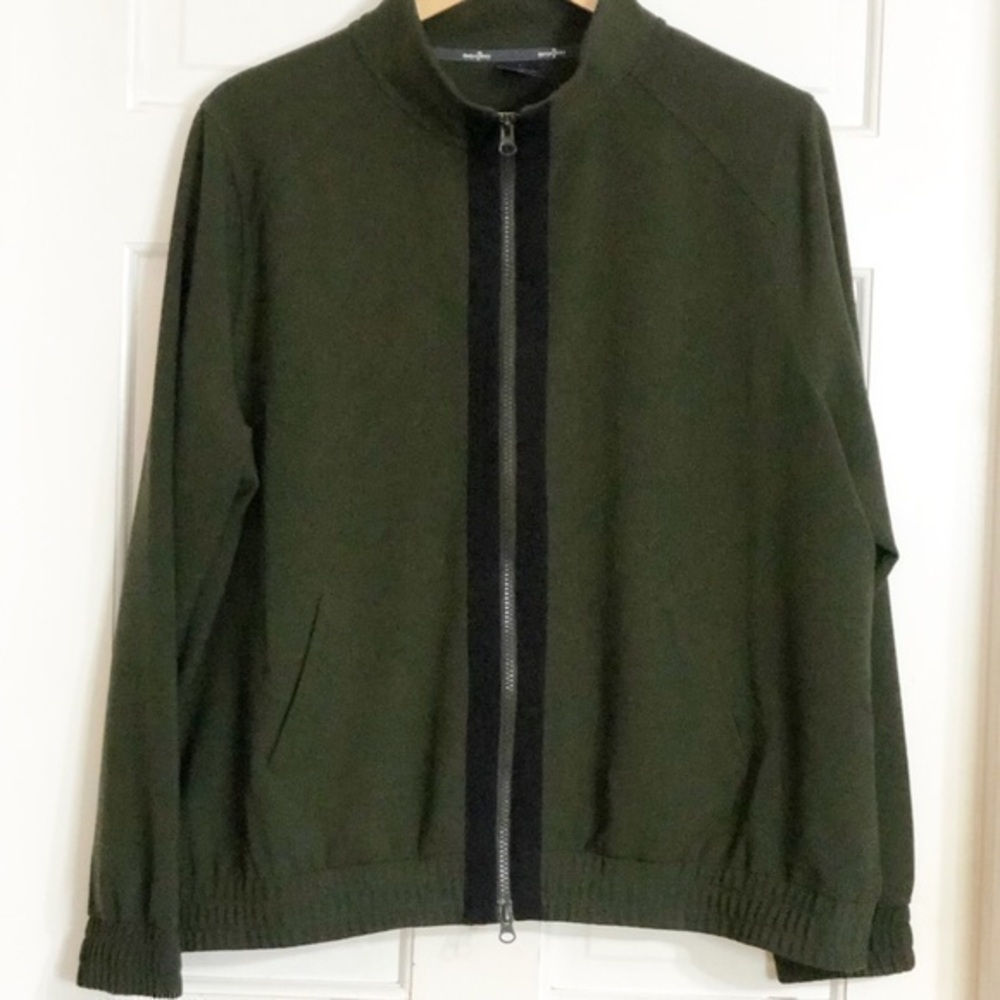 Belyn Key Golf Zip Up Jacket